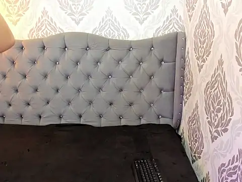 Lilyevansx online show from May 26, 12:12 pm
