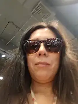 Snapshot of Reinacatchile chatting on February 8, 8:32 pm Reinacatchile online show from February 8, 8:32 pm