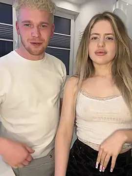 Snapshot of NickyGold_Official chatting on February 24, 5:31 pm NickyGold Official online show from February 24, 5:31 pm