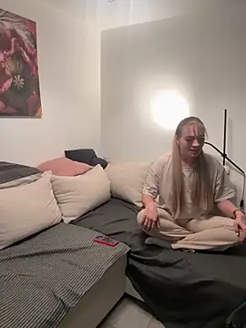 Snapshot of NickyGold_Official chatting on November 5, 7:58 pm NickyGold Official online show from November 5, 7:58 pm