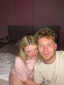 Snapshot of NickyGold_Official chatting on February 1, 9:24 pm NickyGold Official online show from February 1, 9:24 pm