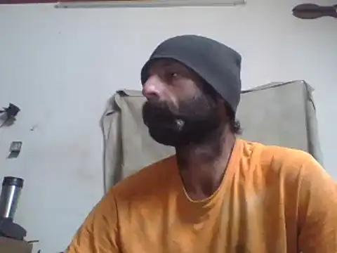 Snapshot of BigPeter6987 chatting on December 13, 3:43 pm BigPeter6987 online show from December 13, 3:43 pm