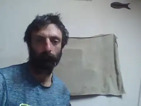 Snapshot of BigPeter6987 chatting on December 17, 2:12 am BigPeter6987 online show from December 17, 2:12 am