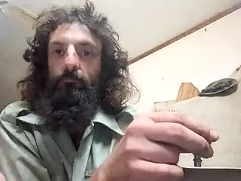 Snapshot of BigPeter6987 chatting on April 28, 8:36 pm BigPeter6987 online show from April 28, 8:36 pm