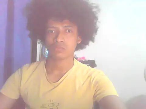 Snapshot of Leunamt chatting on April 2, 4:21 am Leunamt online show from April 2, 4:21 am