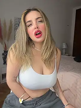 Alirawrz online show from February 1, 9:41 am