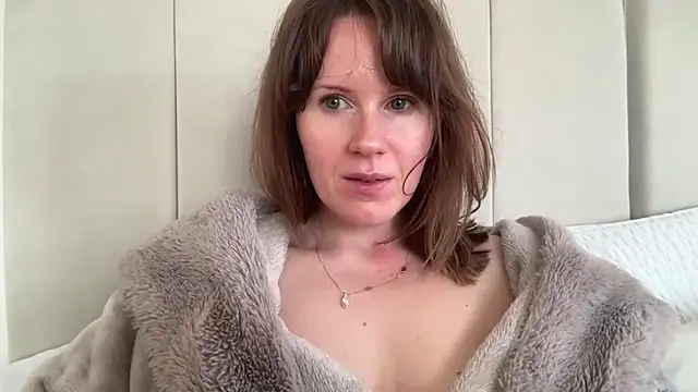 redheadrosie69 online show from March 17, 9:34 am