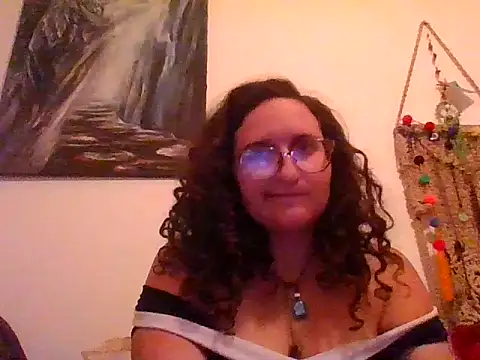 Snapshot of juicyrubies chatting on January 19, 12:17 pm juicyrubies online show from January 19, 12:17 pm