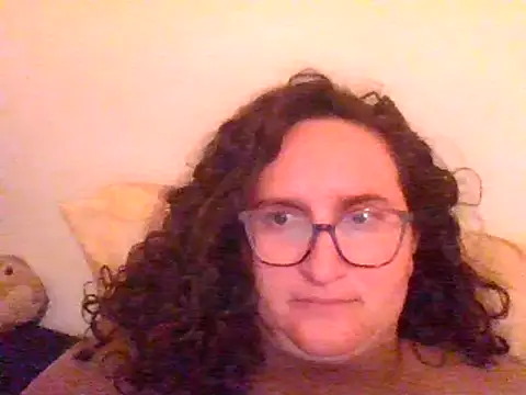 Snapshot of juicyrubies chatting on March 8, 3:02 pm juicyrubies online show from March 8, 3:02 pm