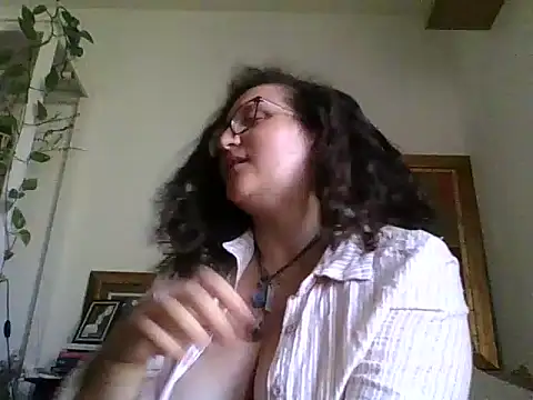 Snapshot of juicyrubies chatting on September 12, 11:32 am juicyrubies online show from September 12, 11:32 am