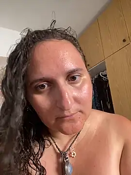 Snapshot of juicyrubies chatting on September 22, 6:15 am juicyrubies online show from September 22, 6:15 am