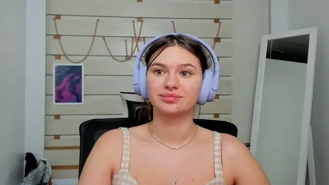 Josephine Kiss online show from February 9, 4:07 pm