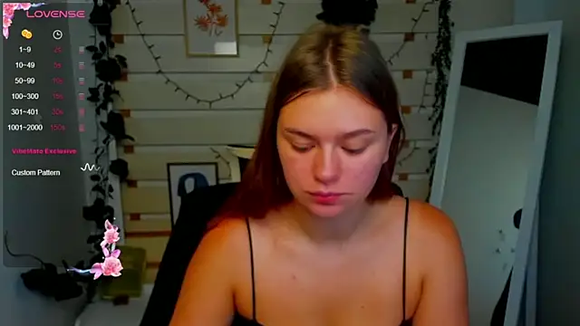 Josephine Kiss online show from July 27, 1:51 pm