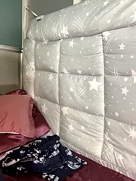 Snapshot of ninini92 chatting on December 7, 1:40 pm ninini92 online show from December 7, 1:40 pm