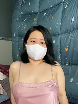 Snapshot of ninini92 chatting on February 24, 1:10 pm ninini92 online show from February 24, 1:10 pm