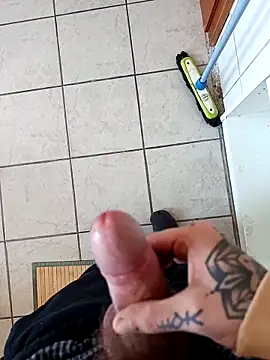 Snapshot of YoungDick25 chatting on February 27, 9:20 am YoungDick25 online show from February 27, 9:20 am