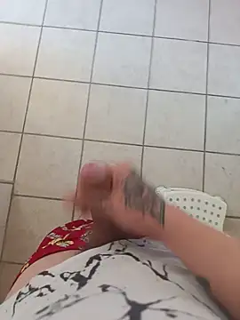 Snapshot of YoungDick25 chatting on July 29, 8:23 am YoungDick25 online show from July 29, 8:23 am