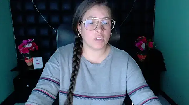 SaraThomso online show from December 28, 5:55 am