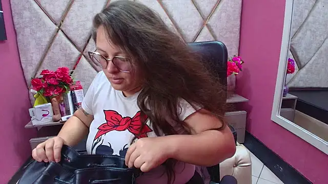 SaraThomso online show from December 2, 1:50 pm