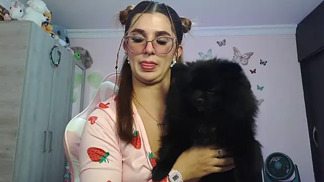 caroline jonson online show from February 8, 9:07 pm