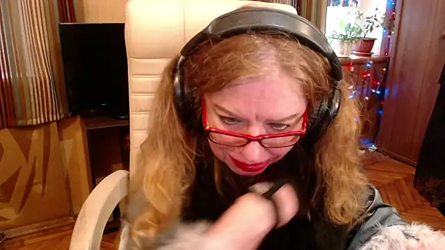Miss Tress online show from May 16, 5:04 am