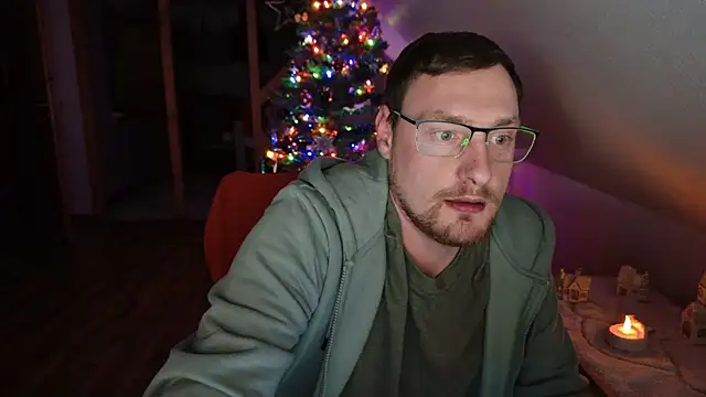 Snapshot of Relsxboy chatting on December 11, 10:06 pm Relsxboy online show from December 11, 10:06 pm