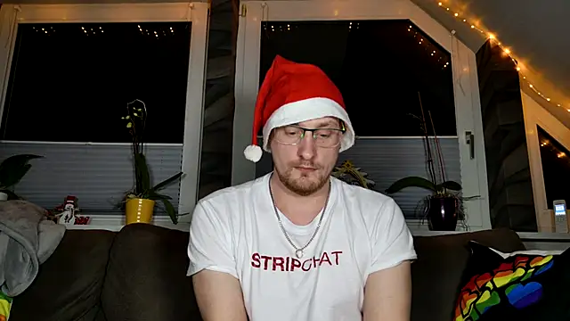 Snapshot of Relsxboy chatting on December 18, 5:10 pm Relsxboy online show from December 18, 5:10 pm