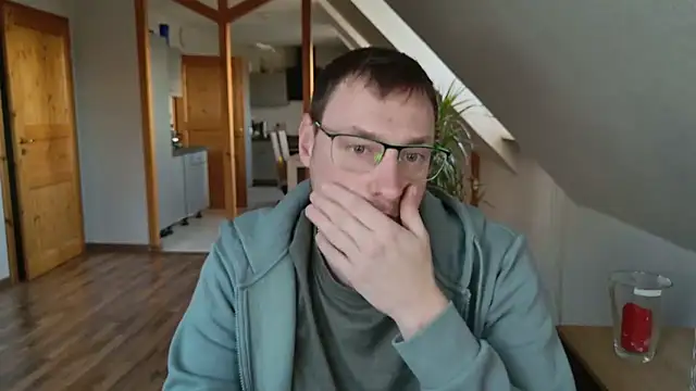 Snapshot of Relsxboy chatting on January 8, 8:16 am Relsxboy online show from January 8, 8:16 am