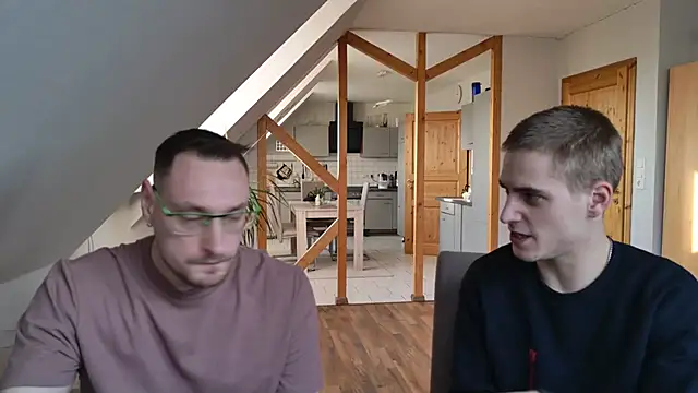 Snapshot of Relsxboy chatting on February 3, 8:57 am Relsxboy online show from February 3, 8:57 am