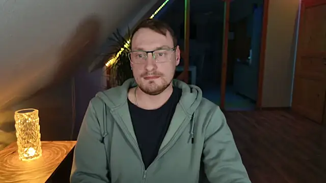 Snapshot of Relsxboy chatting on February 27, 5:15 pm Relsxboy online show from February 27, 5:15 pm