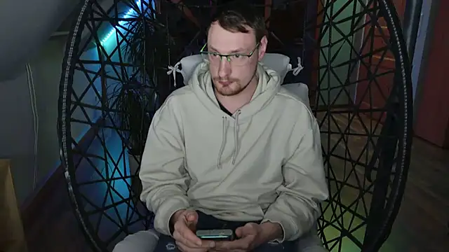 Snapshot of Relsxboy chatting on March 19, 6:55 pm Relsxboy online show from March 19, 6:55 pm