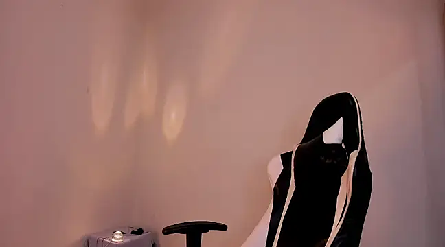 valent 27 online show from February 8, 6:33 am