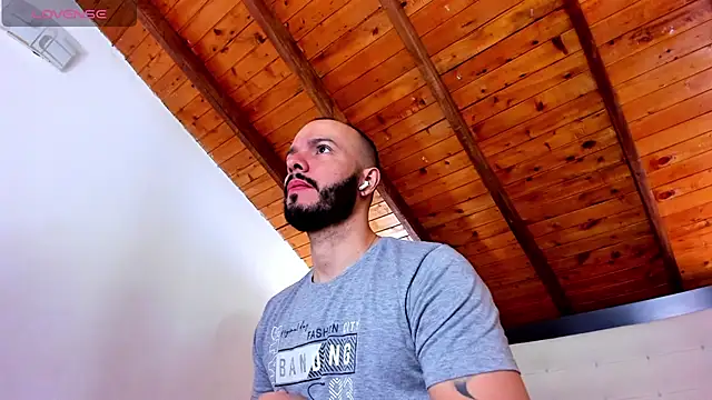 Tom Bailey online show from December 2, 12:32 pm