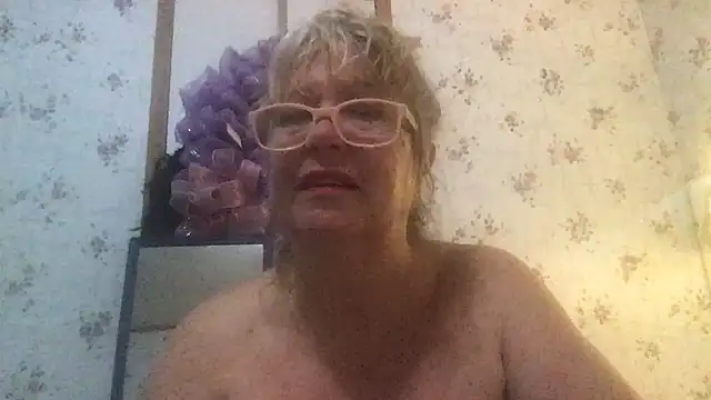 musclebooty70 online show from December 15, 12:51 am