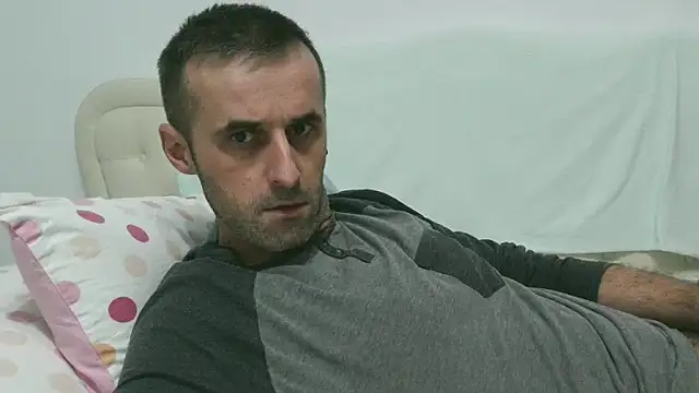 Snapshot of stevenpit chatting on December 15, 5:53 pm stevenpit online show from December 15, 5:53 pm