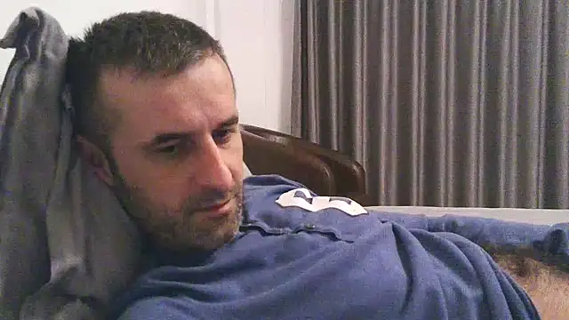 Snapshot of stevenpit chatting on December 18, 5:26 am stevenpit online show from December 18, 5:26 am