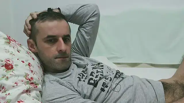 Snapshot of stevenpit chatting on December 22, 8:49 am stevenpit online show from December 22, 8:49 am