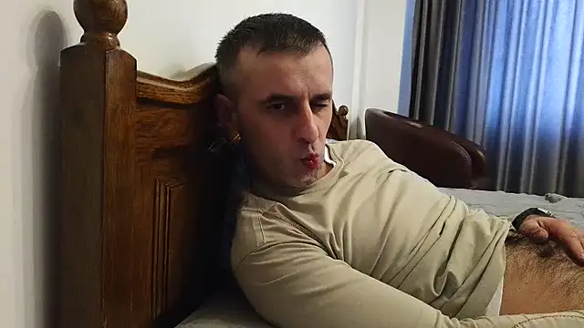 Snapshot of stevenpit chatting on December 31, 11:53 am stevenpit online show from December 31, 11:53 am