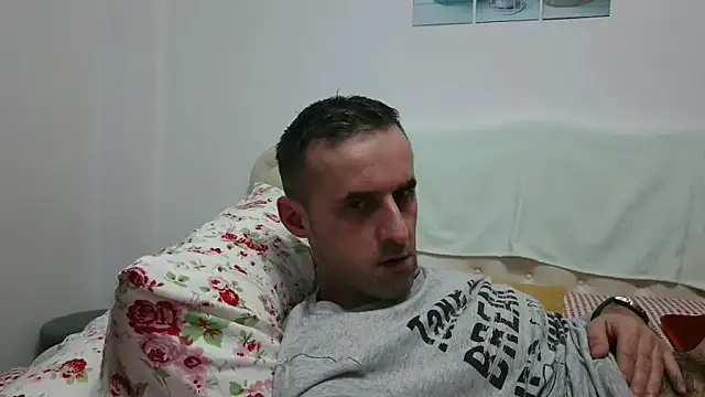 Snapshot of stevenpit chatting on January 1, 9:20 pm stevenpit online show from January 1, 9:20 pm