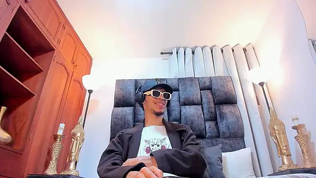 TomyMosterCock online show from December 5, 1:03 am