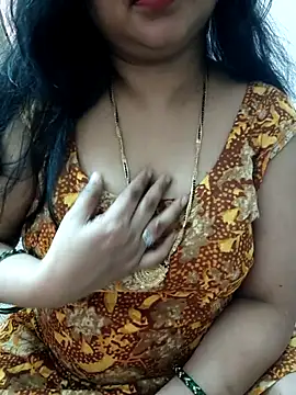 cuteyqueen online show from October 31, 6:47 am