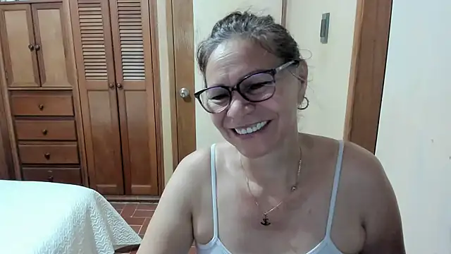 Snapshot of Carlaa-69 chatting on December 26, 10:16 am Carlaa-69 online show from December 26, 10:16 am