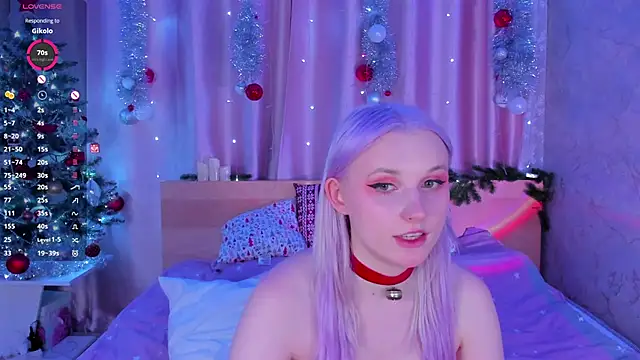 Snapshot of SweeteRose_Royce chatting on December 29, 5:54 pm SweeteRose Royce online show from December 29, 5:54 pm