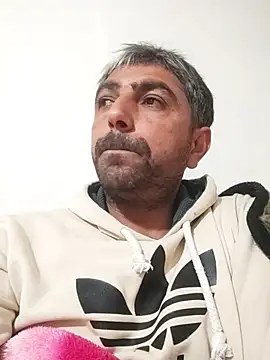 Snapshot of Muratcanik44 chatting on February 4, 5:52 pm Muratcanik44 online show from February 4, 5:52 pm