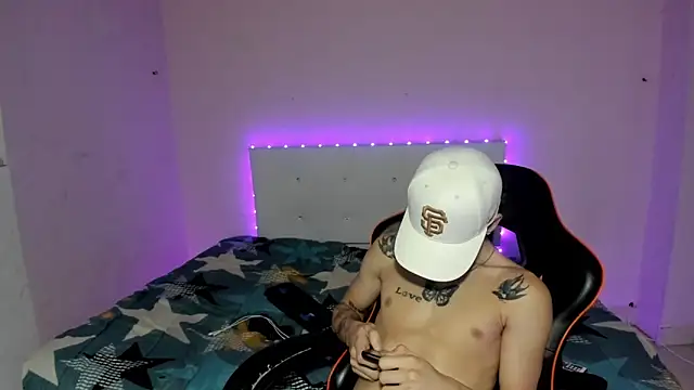 Snapshot of mateodeamjo chatting on October 25, 8:00 am mateodeamjo online show from October 25, 8:00 am