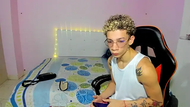 Snapshot of mateodeamjo chatting on November 5, 6:35 am mateodeamjo online show from November 5, 6:35 am