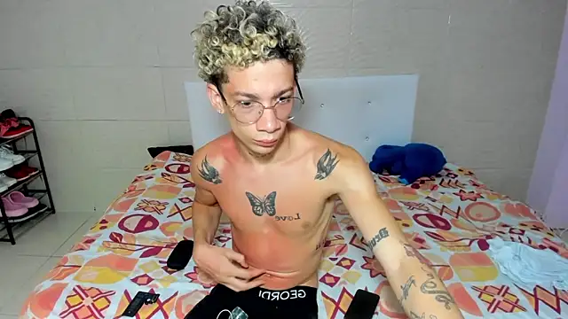 Snapshot of mateodeamjo chatting on November 10, 7:40 am mateodeamjo online show from November 10, 7:40 am