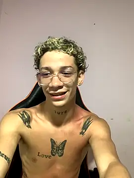 Snapshot of mateodeamjo chatting on November 10, 11:48 pm mateodeamjo online show from November 10, 11:48 pm