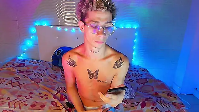 Snapshot of mateodeamjo chatting on November 15, 8:11 am mateodeamjo online show from November 15, 8:11 am