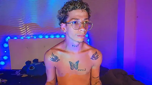 Snapshot of mateodeamjo chatting on November 18, 7:46 am mateodeamjo online show from November 18, 7:46 am